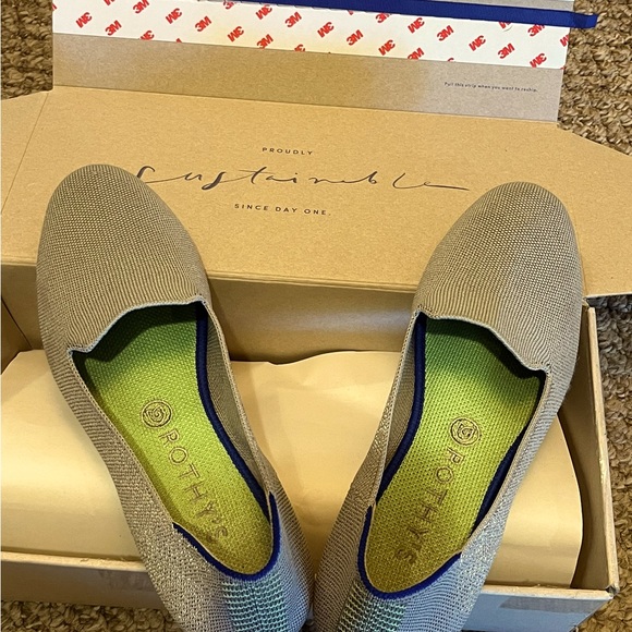 Rothy’s SUPER RARE- 2018 Black Friday Release - Iridescent Loafers- 10.5 🦄 - Picture 3 of 8